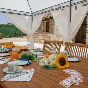 Alloggio per agriturismo Arroccas De Is Istellas Italia
